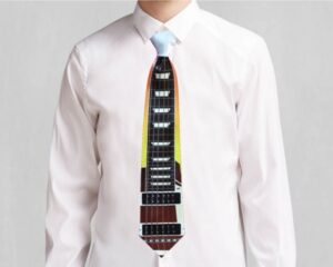 cravata coarde chitara